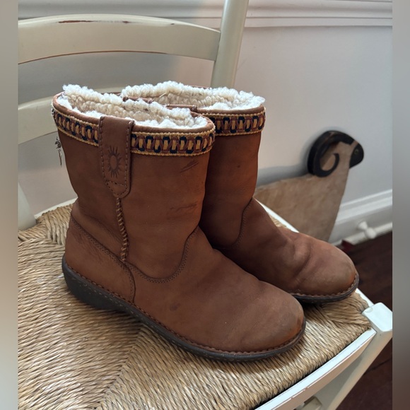 UGG Shoes - UGG Swell Short suede leather boots sheepskin lining. Tasman braid detail 10
